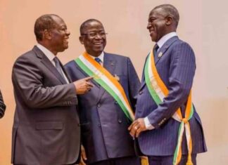 Les présidents de la chambre haute et de la chambre basse échangeant avec Alassane Ouattara
