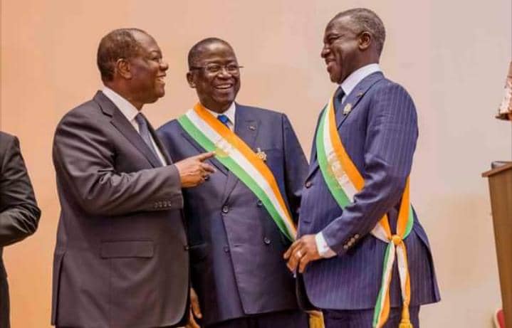 Les présidents de la chambre haute et de la chambre basse échangeant avec Alassane Ouattara