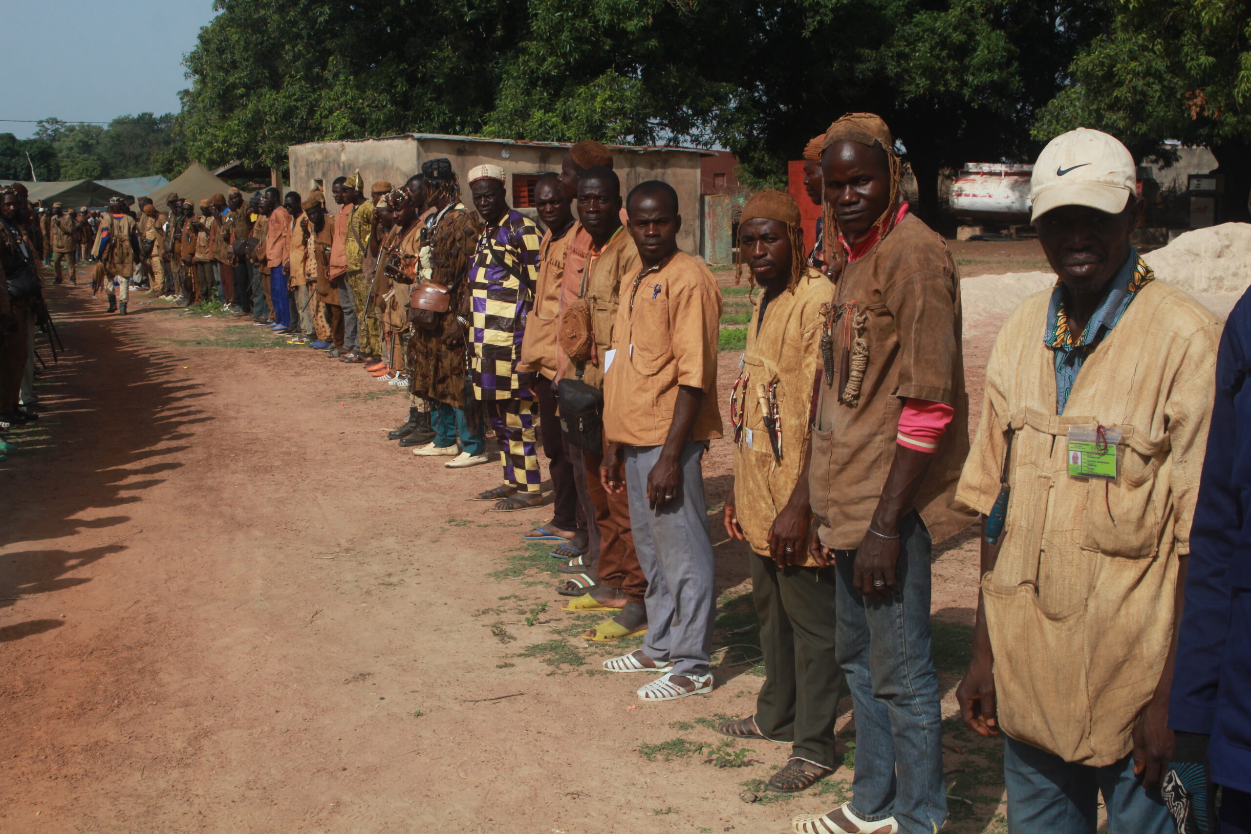 Côte d’Ivoire : Les Dozos implorent les génies de la forêt pour la paix et la cohésion sociale en Afrique de l’Ouest