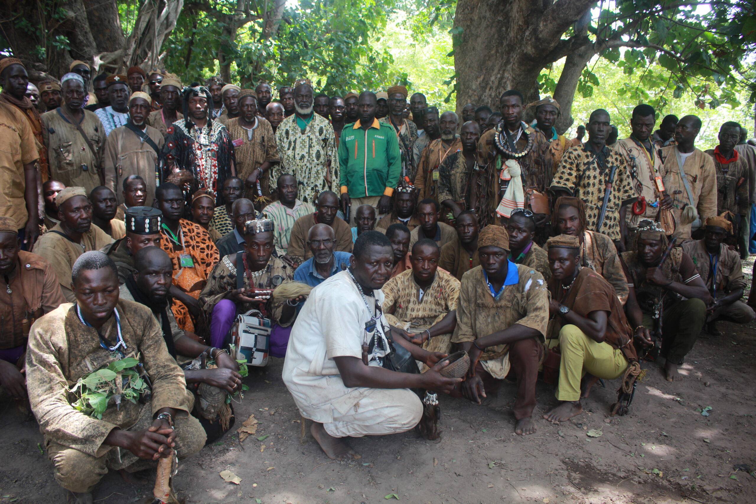 Côte d’Ivoire : Les Dozos implorent les génies de la forêt pour la paix et la cohésion sociale en Afrique de l’Ouest
