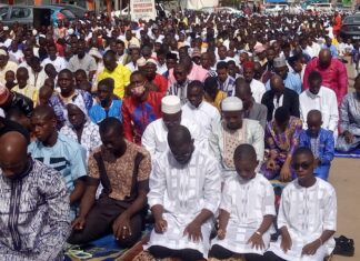 Aïd El-Fitr en Côte d'Ivoire : Plus de 5000 fidèles réunies pour la grande prière de fin du Ramadan à la mosquée Nour Islam