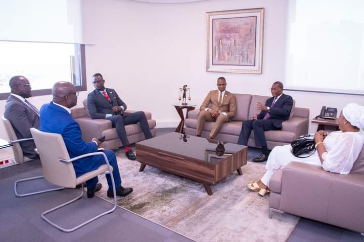 Immobilier en Côte d'Ivoire : Yamoussa Coulibaly présente son trophée